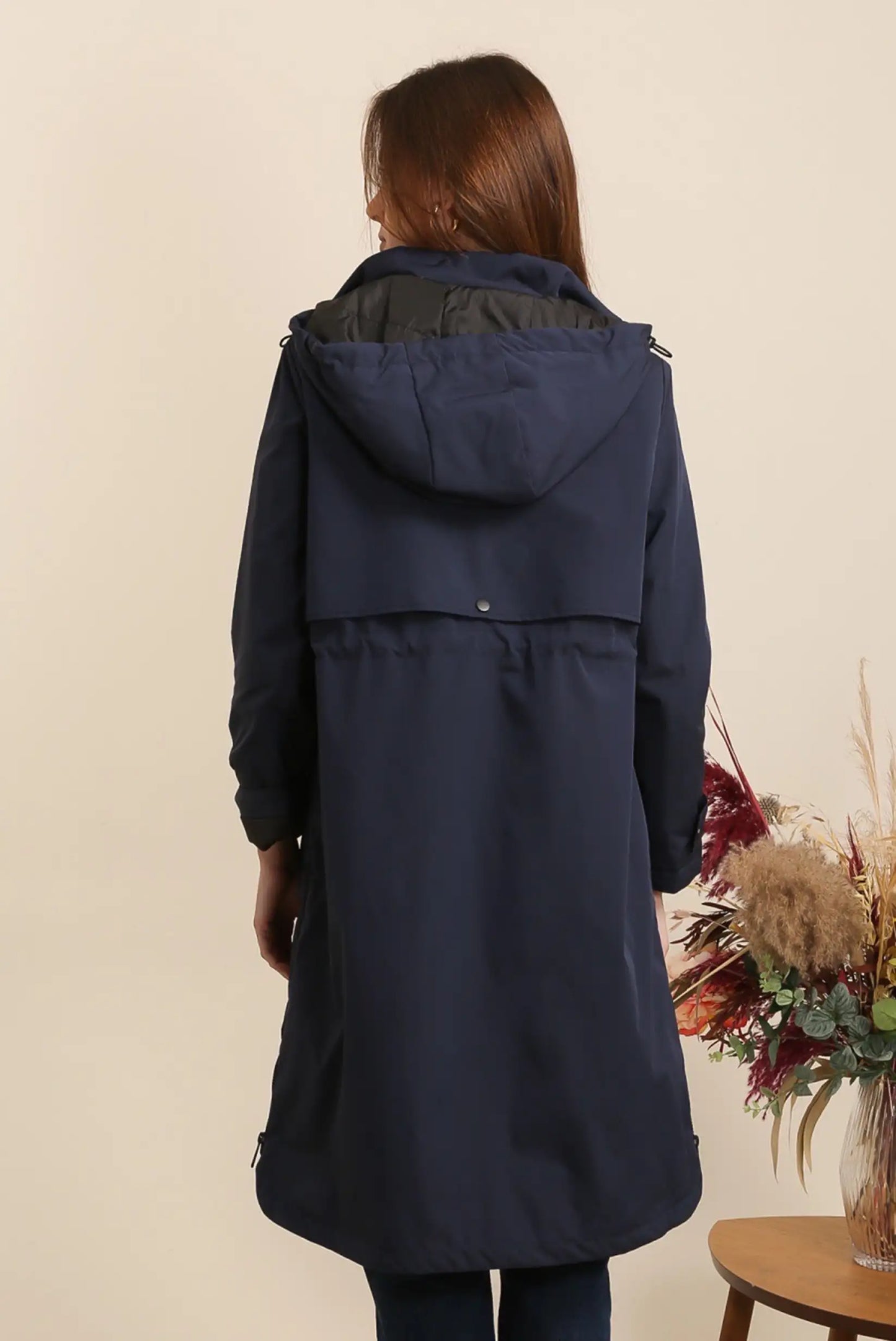 Chubasquero largo azul marino de mujer con capucha, moda casual CHICA del Sur