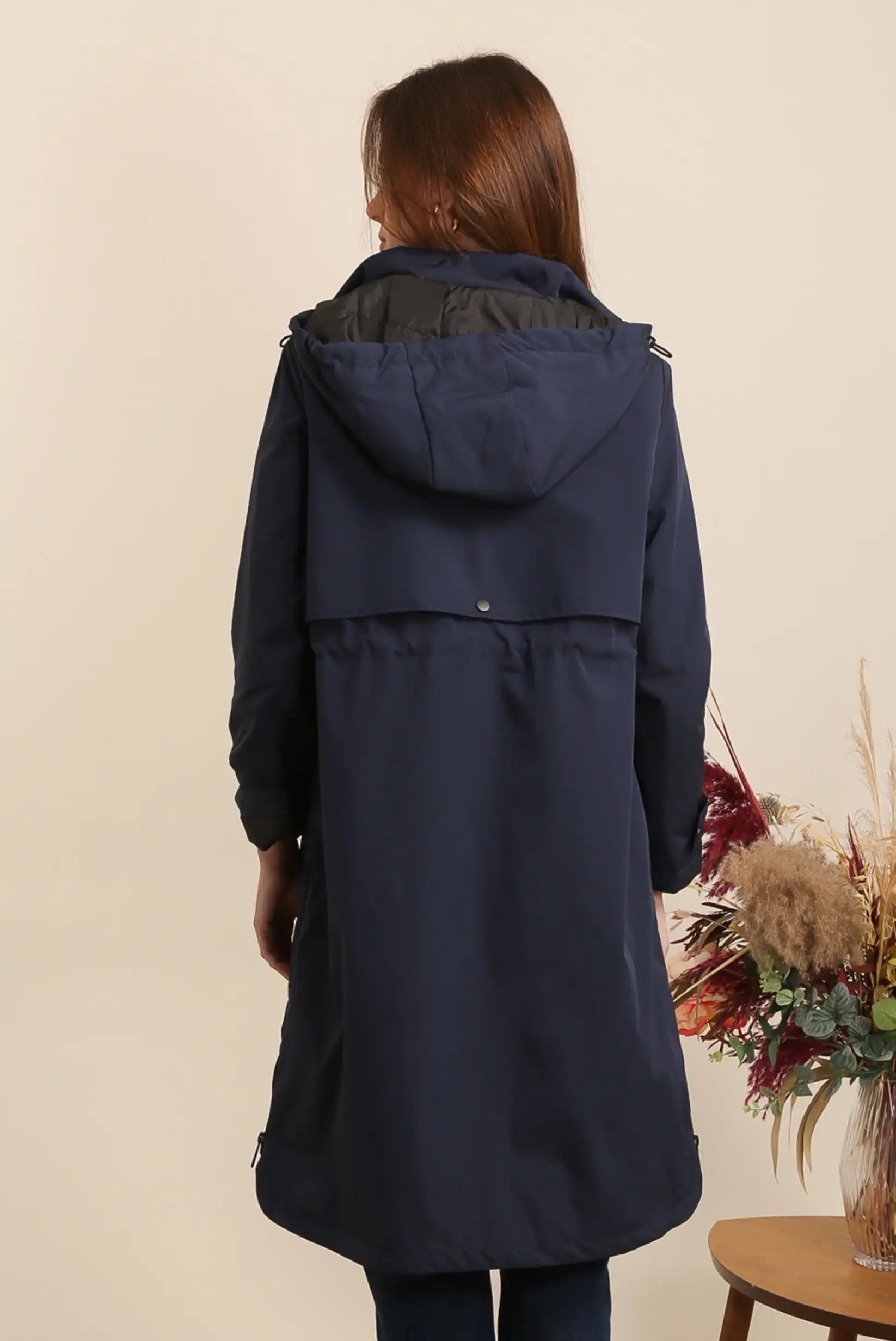 Chubasquero largo azul marino de mujer con capucha, moda casual CHICA del Sur