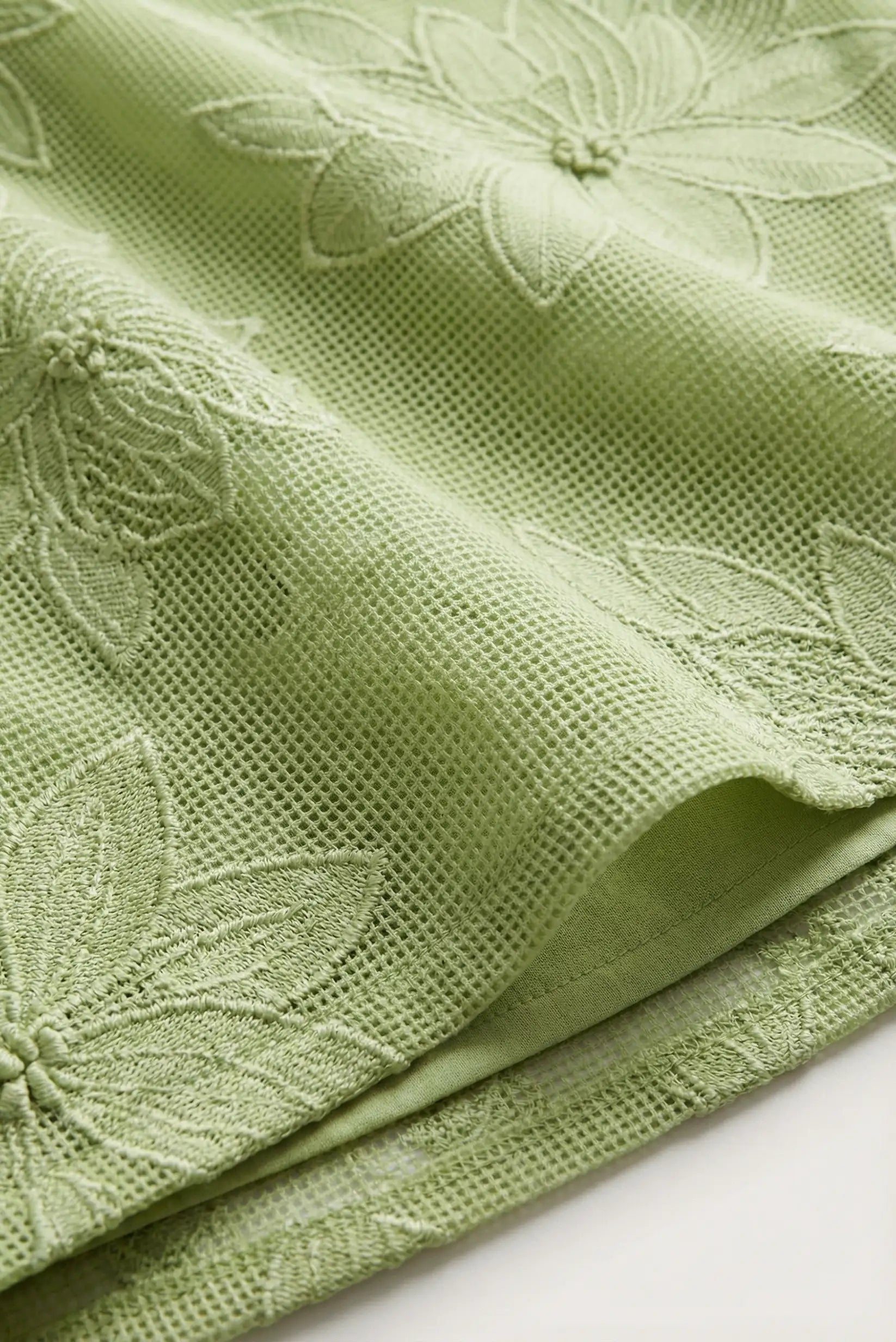 Tela verde manzana con bordado floral en relieve, textura de malla, moda primavera mujer