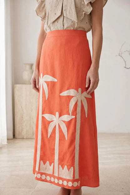 Falda Larga Coral con Bordado de Palmeras para Mujer