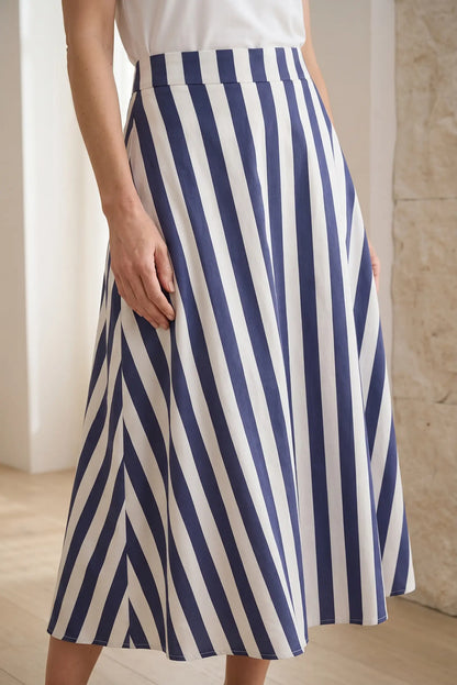 Falda larga de rayas azul y blanco, estilo primavera, moda casual femenina.
