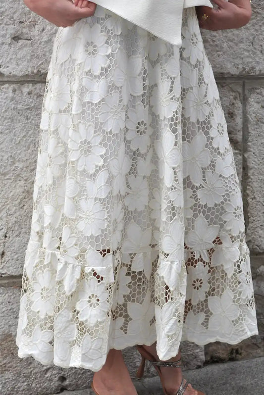 Falda midi encaje floral blanco y beige – con vuelo y forro interior, primavera verano - CHICA del Sur