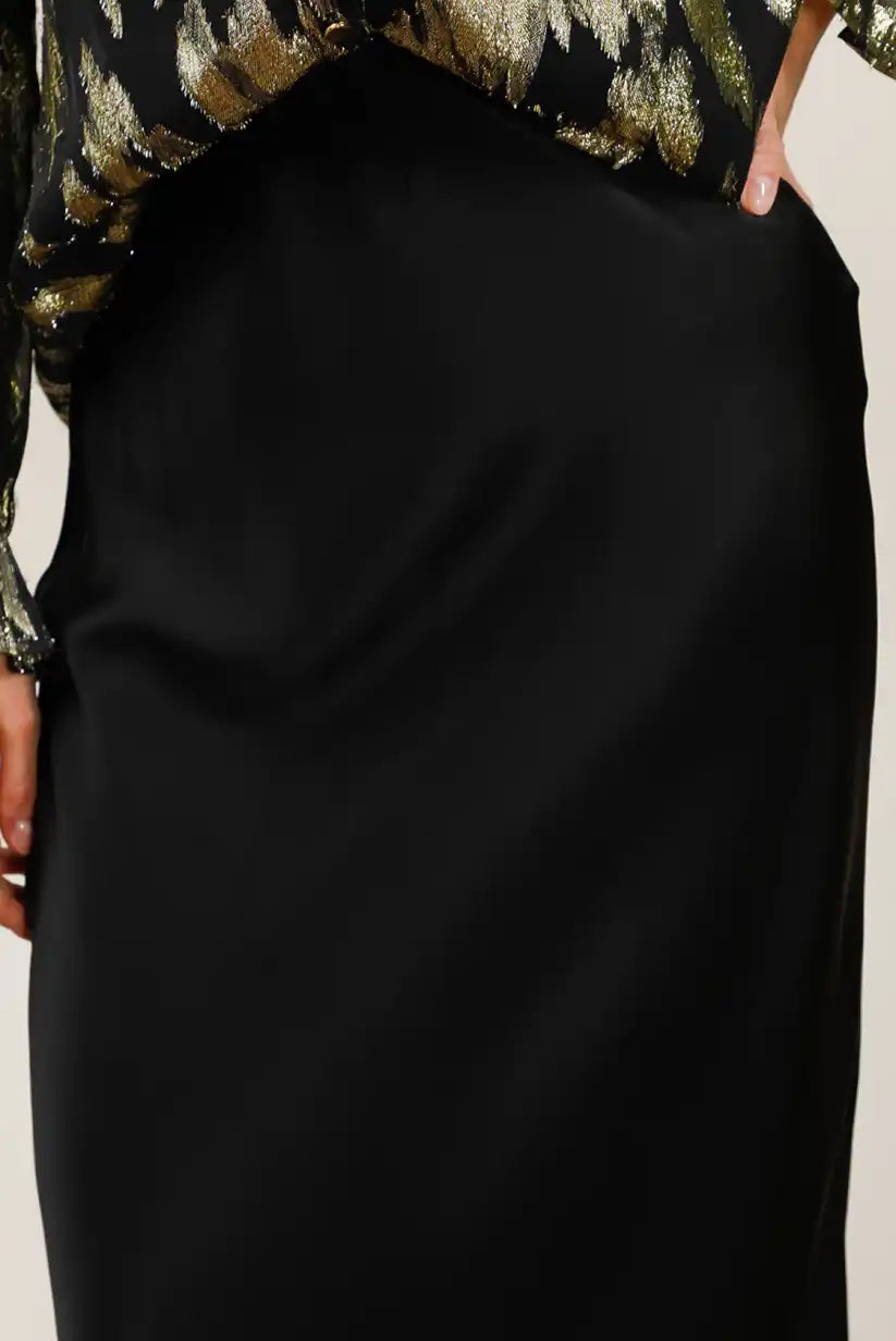 Falda Satinada Negra Midi Cintura Alta Elegante Mujer Versátil - CHICA del Sur