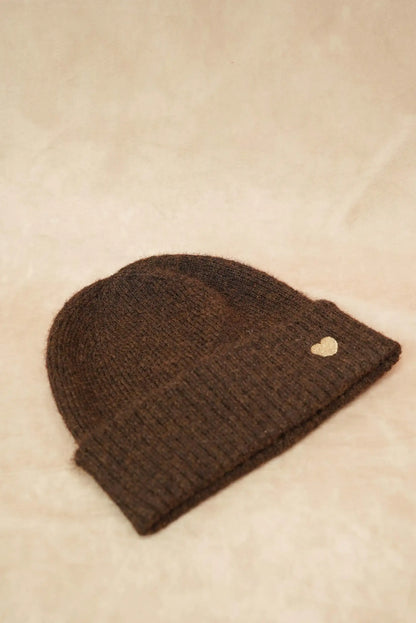 Gorro mujer marrón chocolate invierno corazón bordado