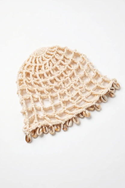 Gorro malla de crochet hecho a mano con conchas