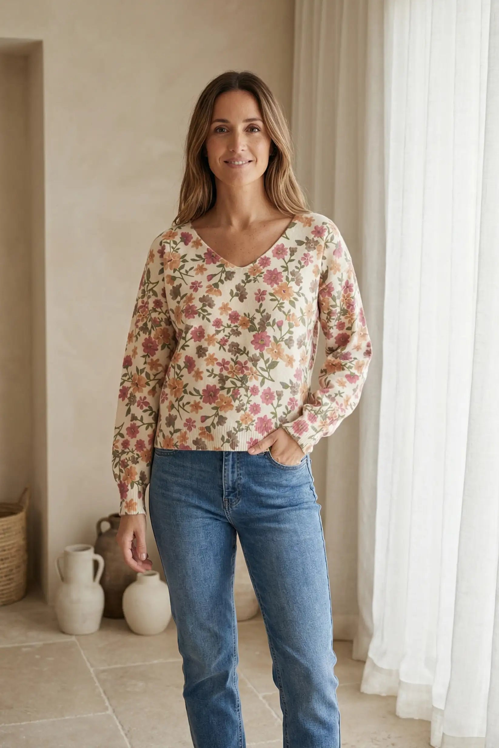 Jersey fino de mujer manga larga floral, estilo casual CHICA del Sur, con jeans azules