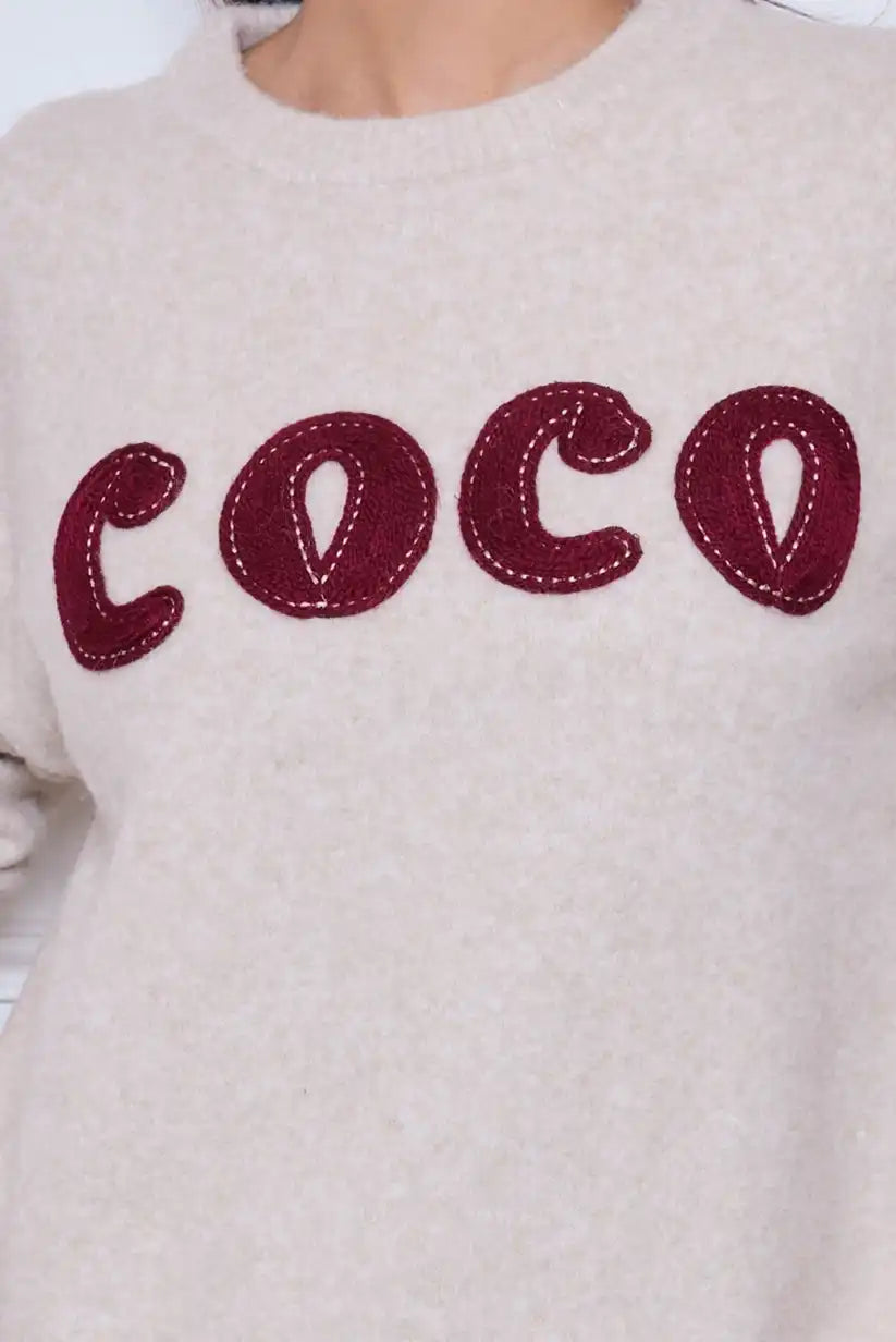 Jersey beige con letras bordadas burdeos "COCO" - CHICA del Sur