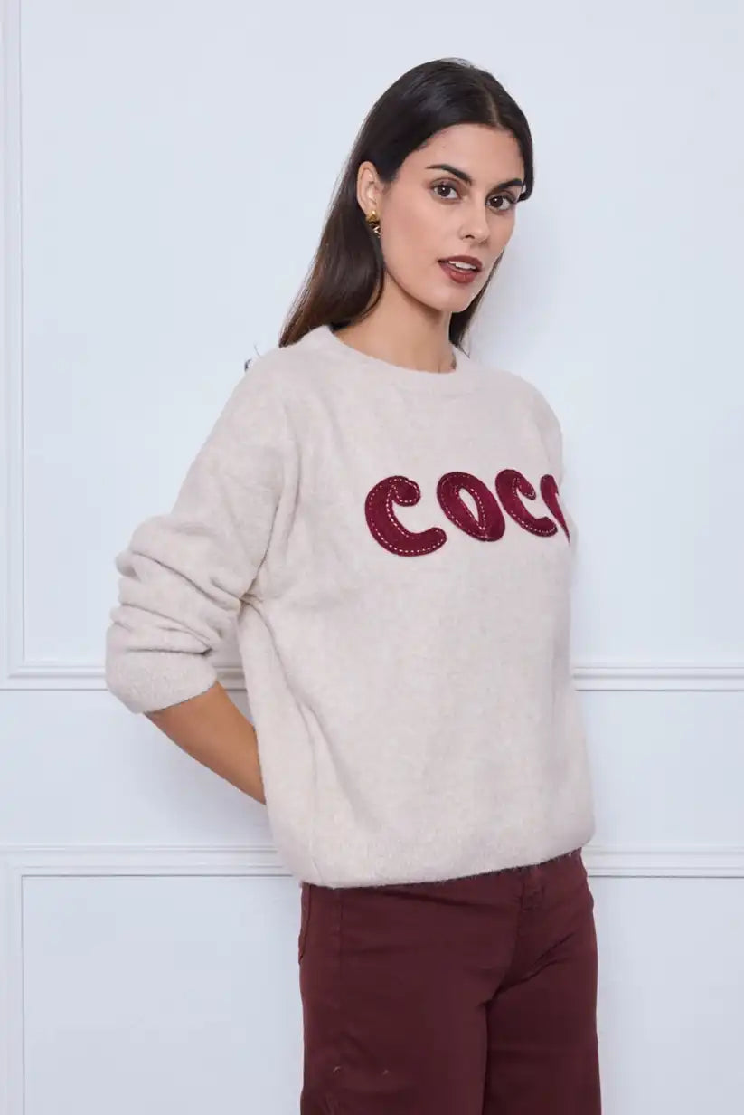 Jersey beige con letras bordadas burdeos "COCO" - CHICA del Sur