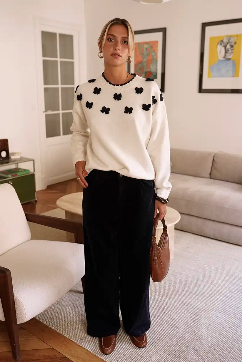 Jersey blanco mujer con lazos en relieve estilo romántico elegante - CHICA del Sur