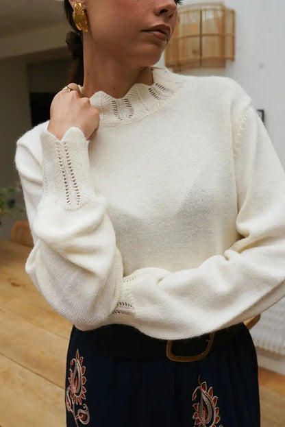 Jersey Blanco Roto Mujer con Cuello Calado Romántico y Suave - CHICA del Sur