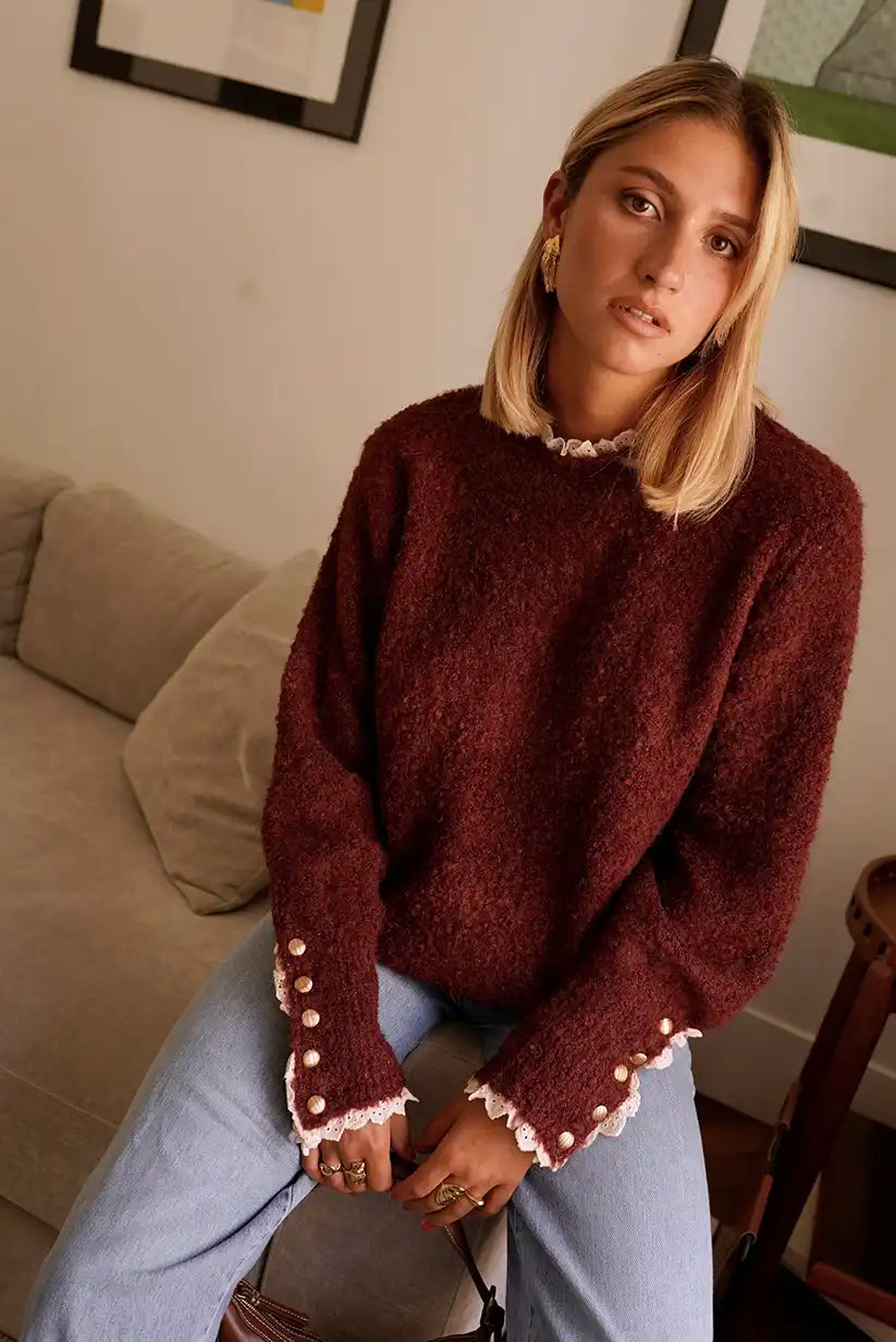 Jersey Burdeos Mujer con Encaje Blanco y Botones Dorados Elegante - CHICA del Sur