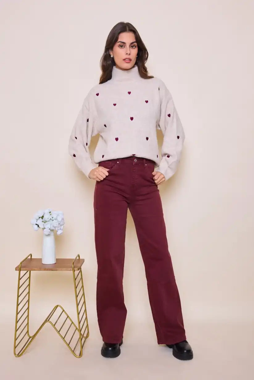 Jersey mujer cuello alto beige con corazones bordados burdeos - CHICA del Sur
