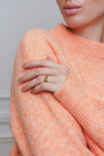 Jersey mujer primavera color naranja salmón de CHICA del Sur, detalle tejido suave