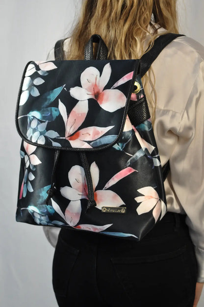 Mochila de Mujer grande BagPack Celine Flor Negro Beige | CHULA Tulum