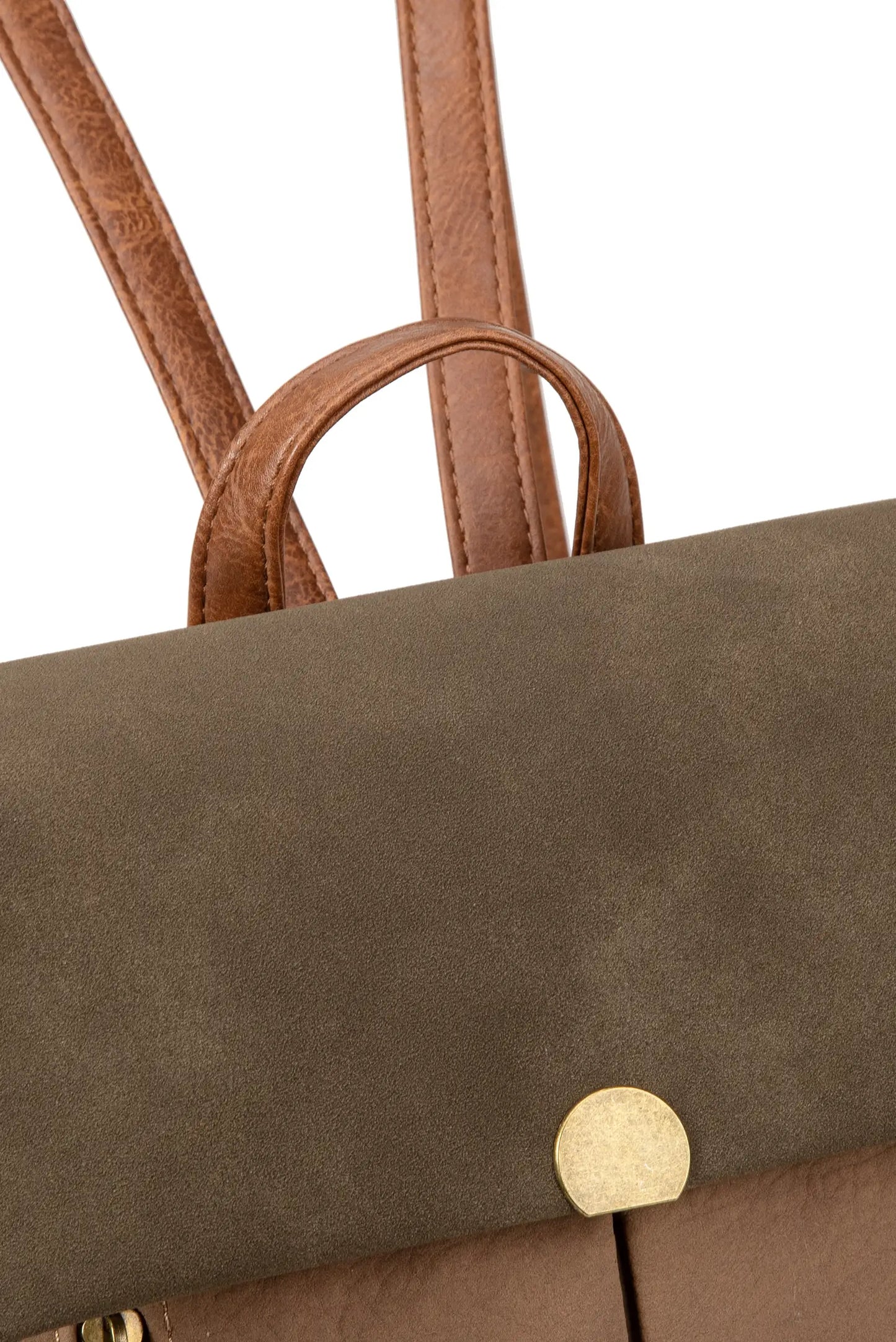 Mochila mujer en ante verde oliva con asas marrón y detalle metálico dorado, complemento moda femenina