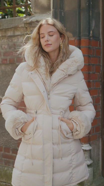 Manteau matelassé beige avec intérieur en fourrure « Oslo »