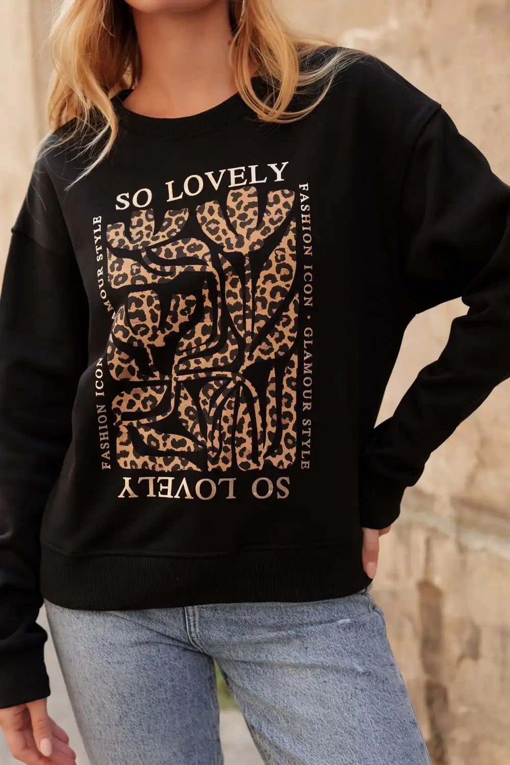 Sudadera mujer Negra con animal print “So Lovely” - CHICA del Sur