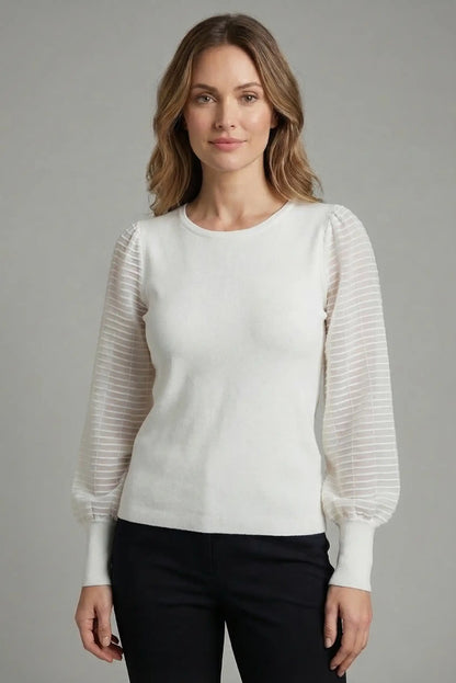 Top de mujer blanco de manga larga con transparencias y rayas, estilo casual primavera