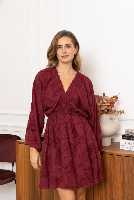 Vestido corto burdeos con textura – Manga larga - CHICA del Sur