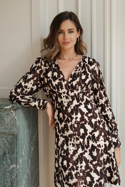 Vestido Animal Print Marrón Corto Manga Larga Corte Imperio Elegante - CHICA del Sur
