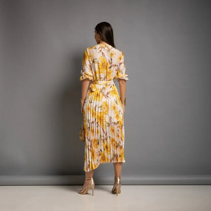 Vestido Plisado Floral amarillo con cinturón - CHICA del Sur