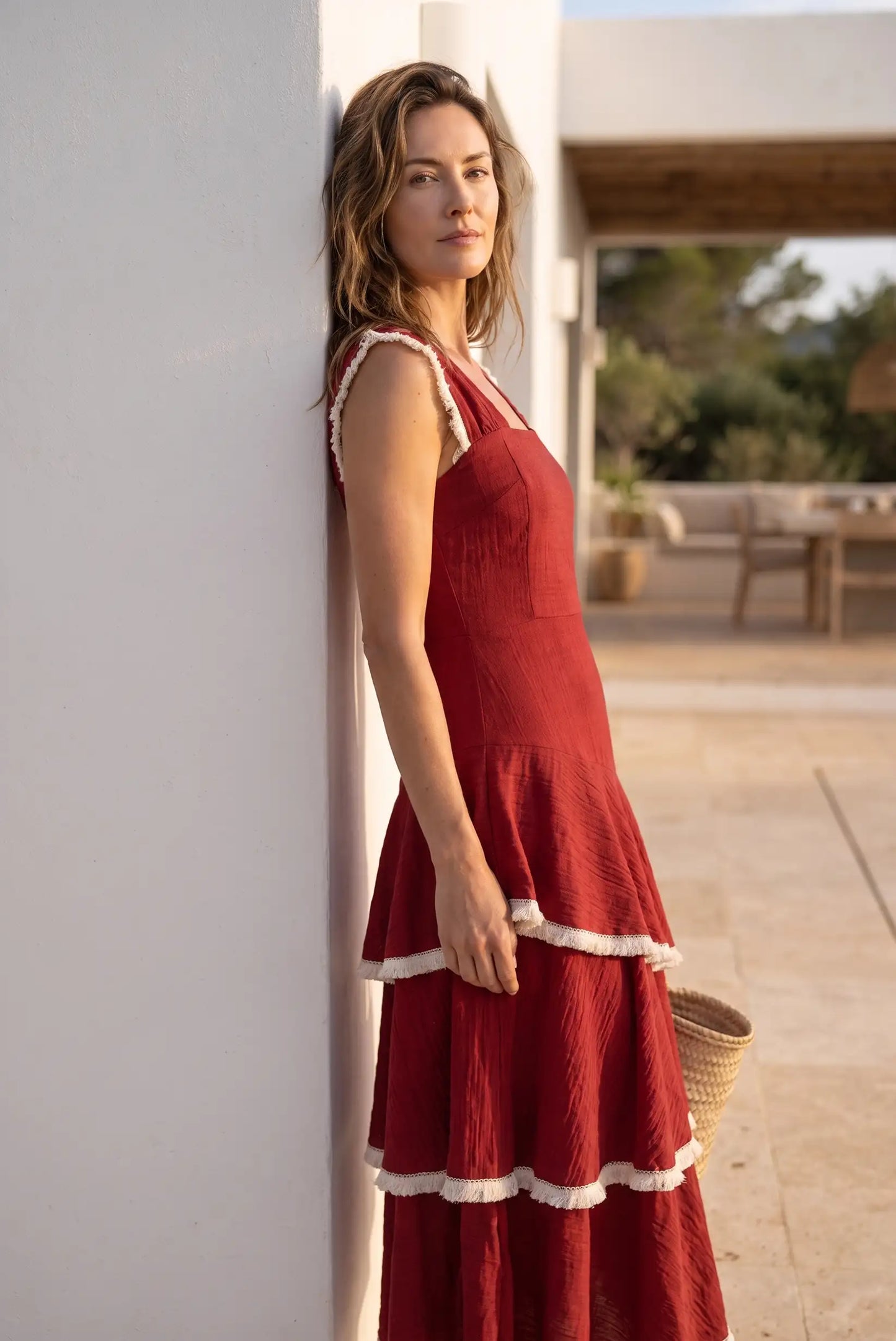 Vestido Largo Rojo para Mujer con Volantes y Detalles en Contraste
