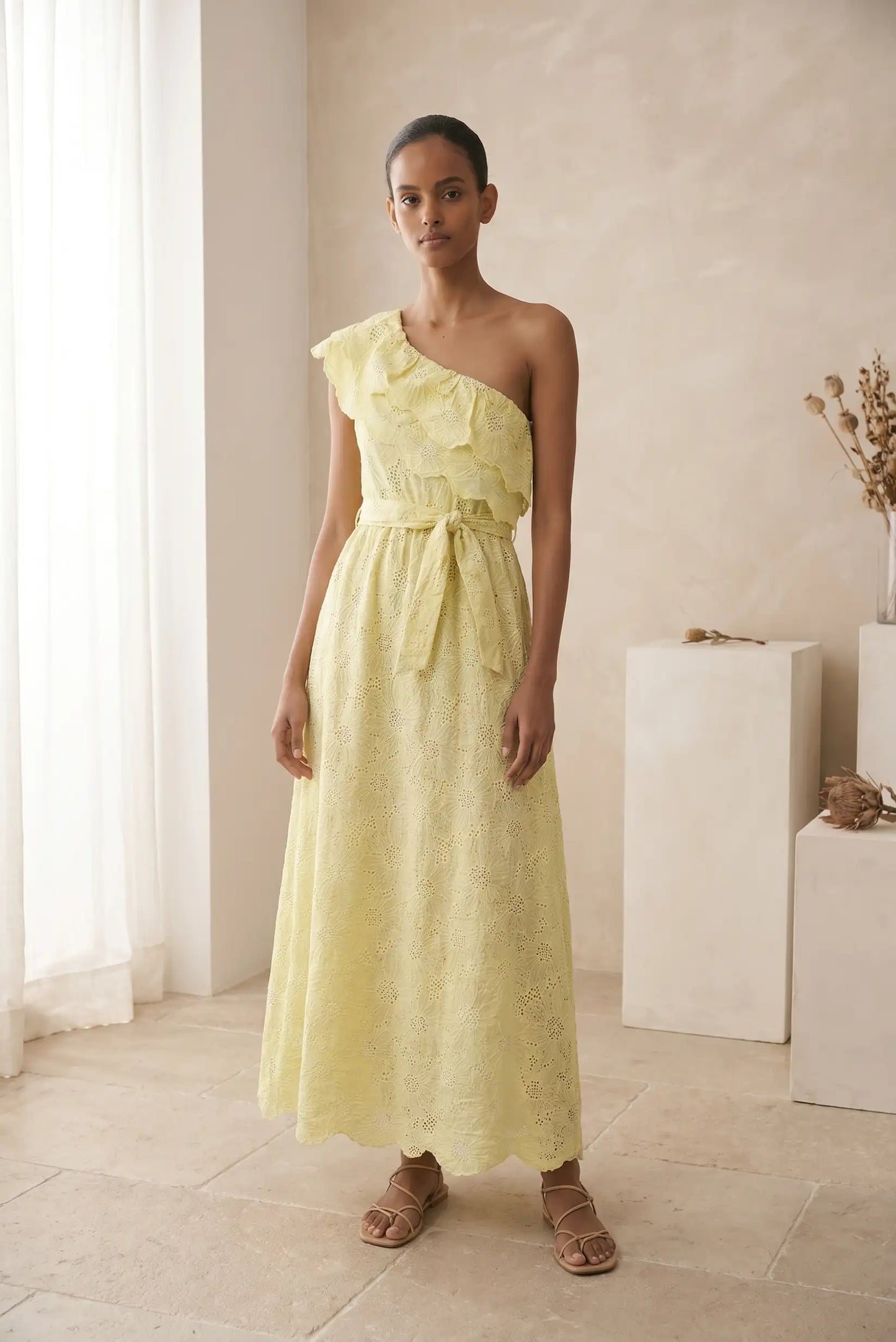 Vestido largo amarillo volantes Primavera