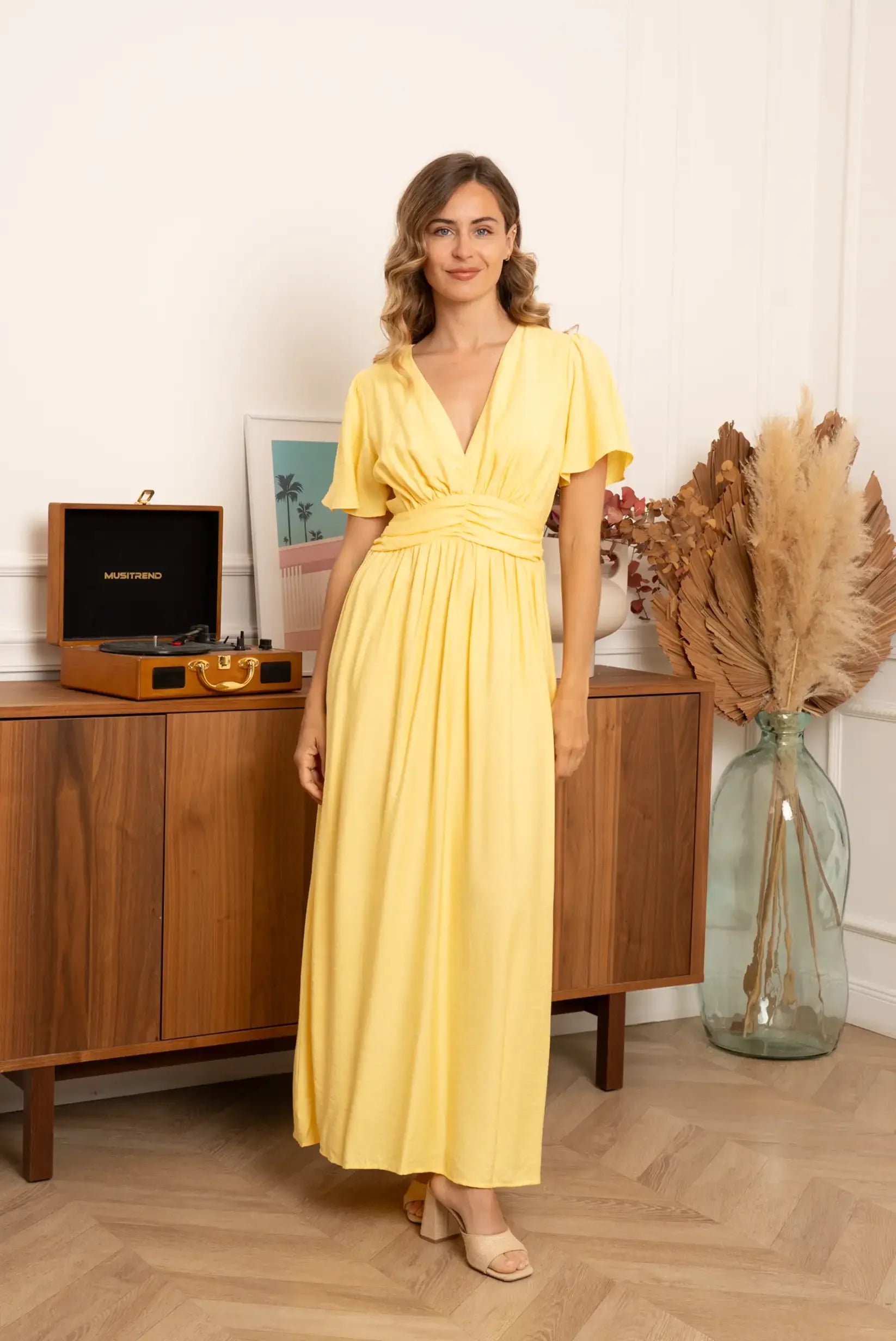 Pastel yellow viscose maxi dress for spring 👗 – CHICA del Sur